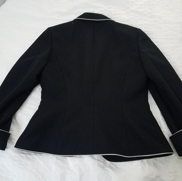 Tahari black blazer - Picture 5 of 6